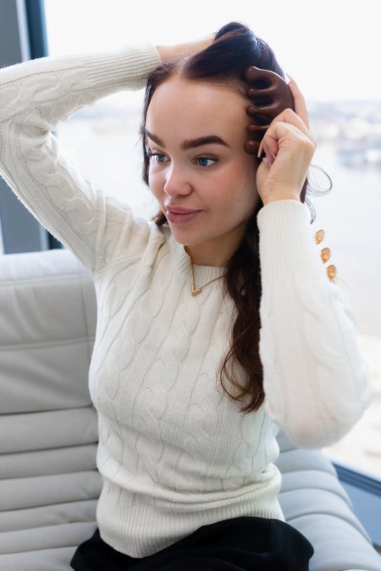 Puinen Gua Sha -hiuspohjan hierontakampa