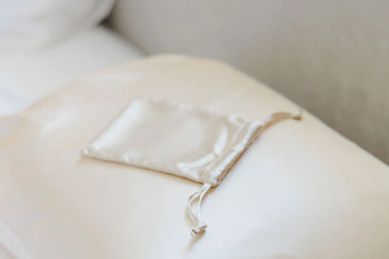 Silkkinen tyynyliina